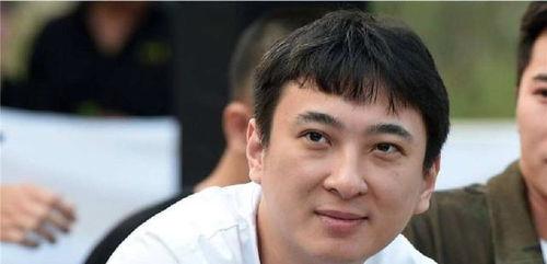 在娱乐圈一线吃瓜,揭秘明星幕后故事